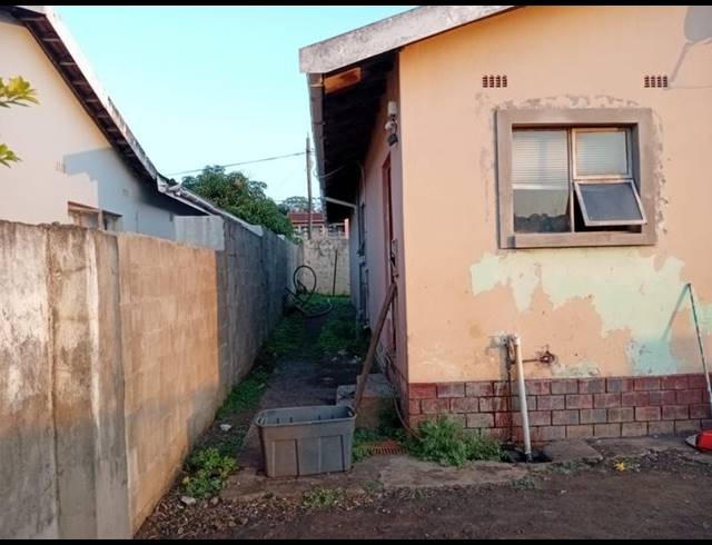 4 BEDROOM HOUSE FOR SALE IN NGWELEZANA
